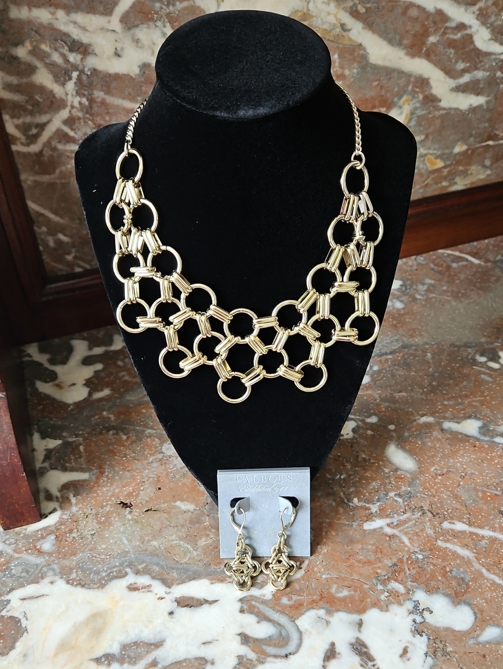 Vintage NWT Talbots Gold Tone Interlocking Ring Chain Bib Necklace & Earrings